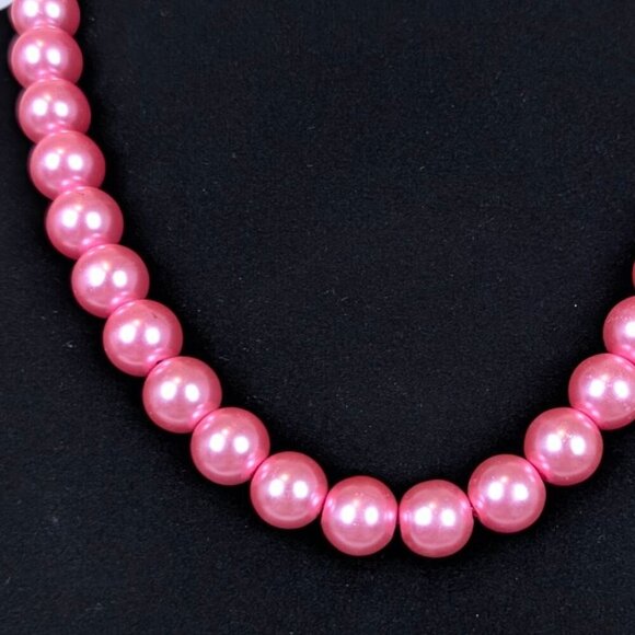 Very Pink Faux Pearl Necklace - Picture 3 of 6